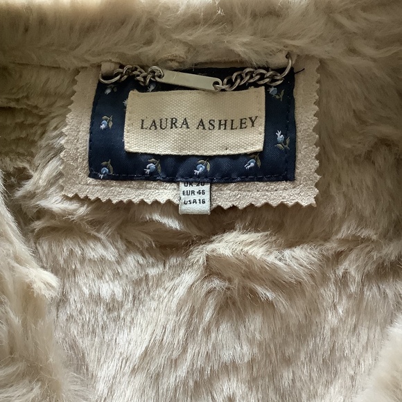 Laura Ashley micro suede light beige vest brand new - Picture 2 of 4